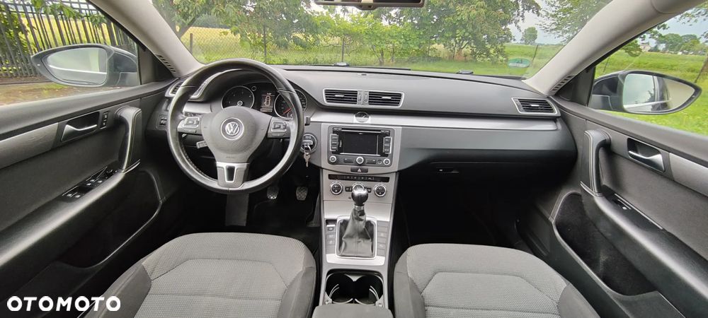 Volkswagen Passat 1.6 TDI Comfortline - 17