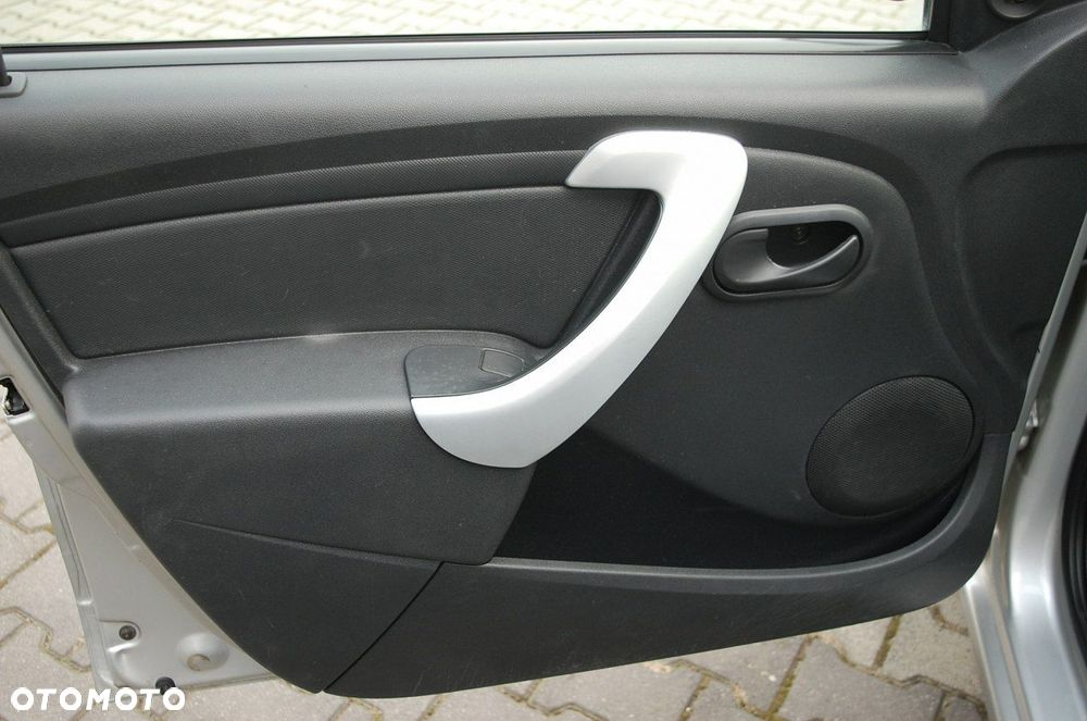 Dacia Sandero - 28