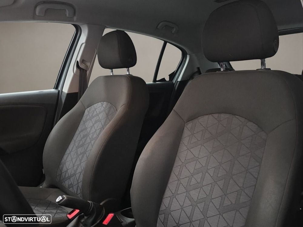 Opel Corsa 1.2 120 Anos - 9