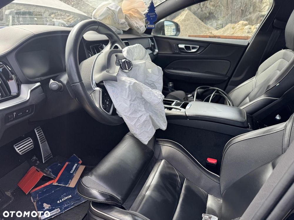 Volvo S60 T8 AWD Plug-In Hybrid Polestar Engineered - 8