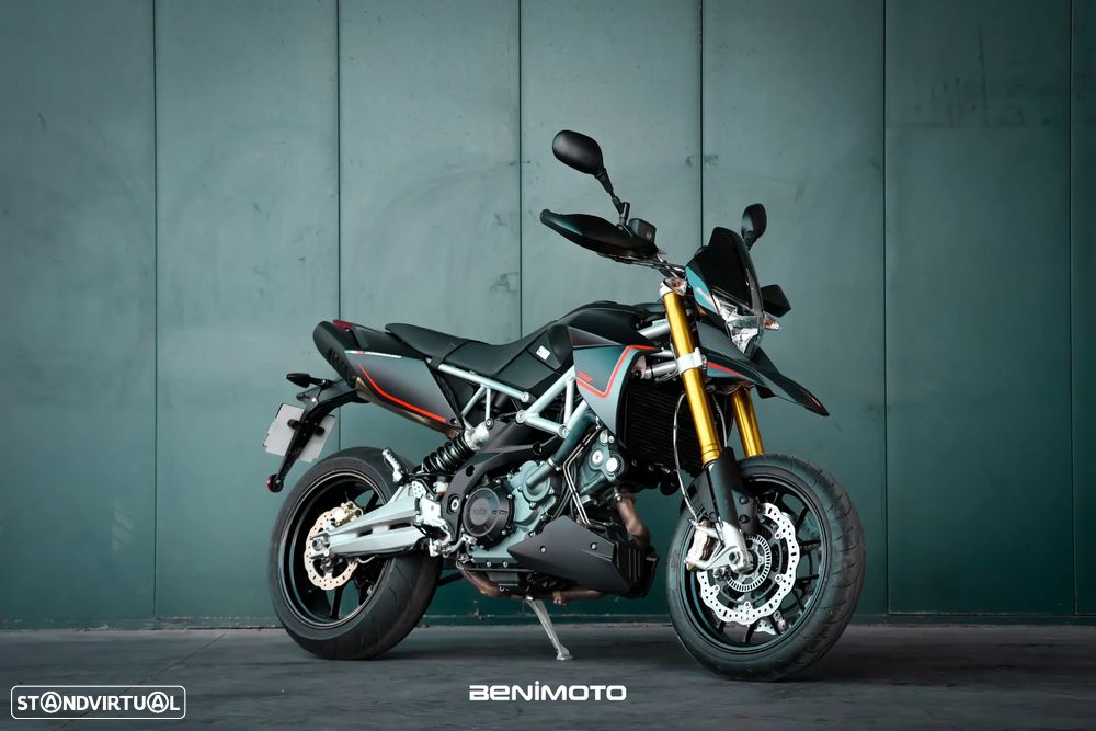 Aprilia Dorsoduro Factory 750 - 1