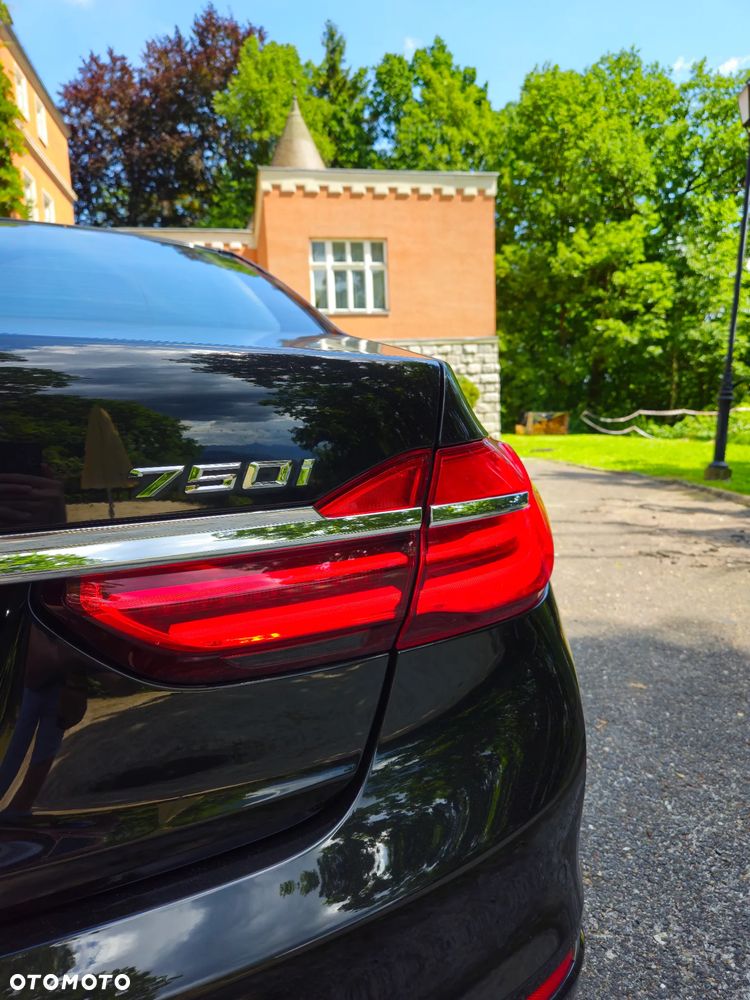 BMW Seria 7 750Li Edition Exclusive - 13