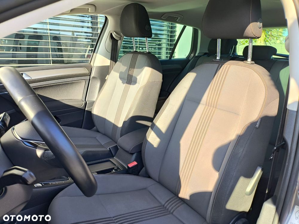 Volkswagen Golf - 14