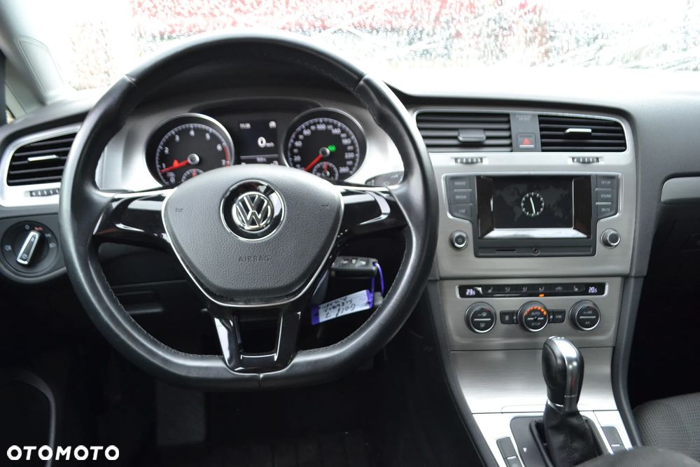 Volkswagen Golf - 11