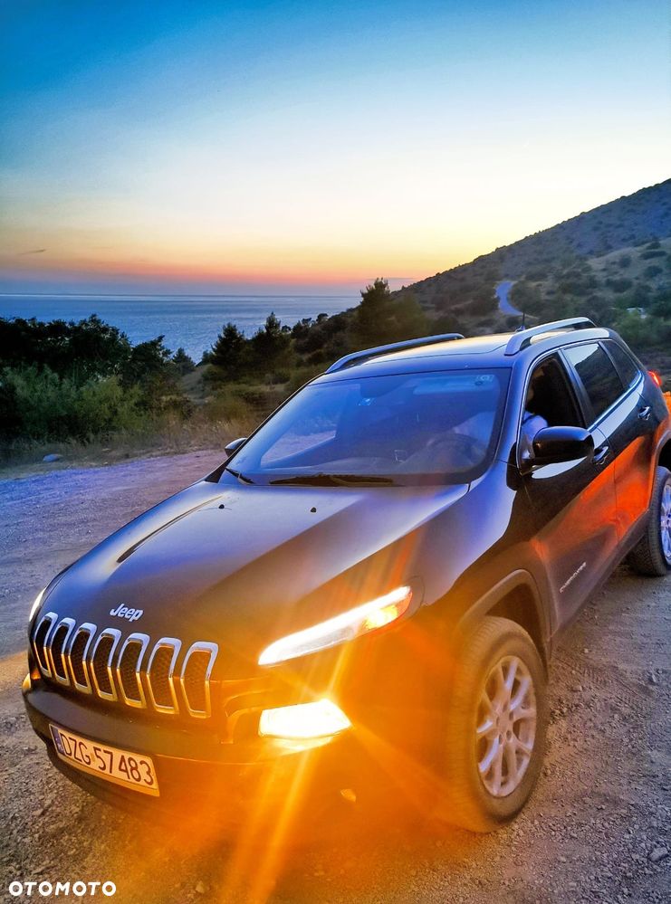 Jeep Cherokee - 19