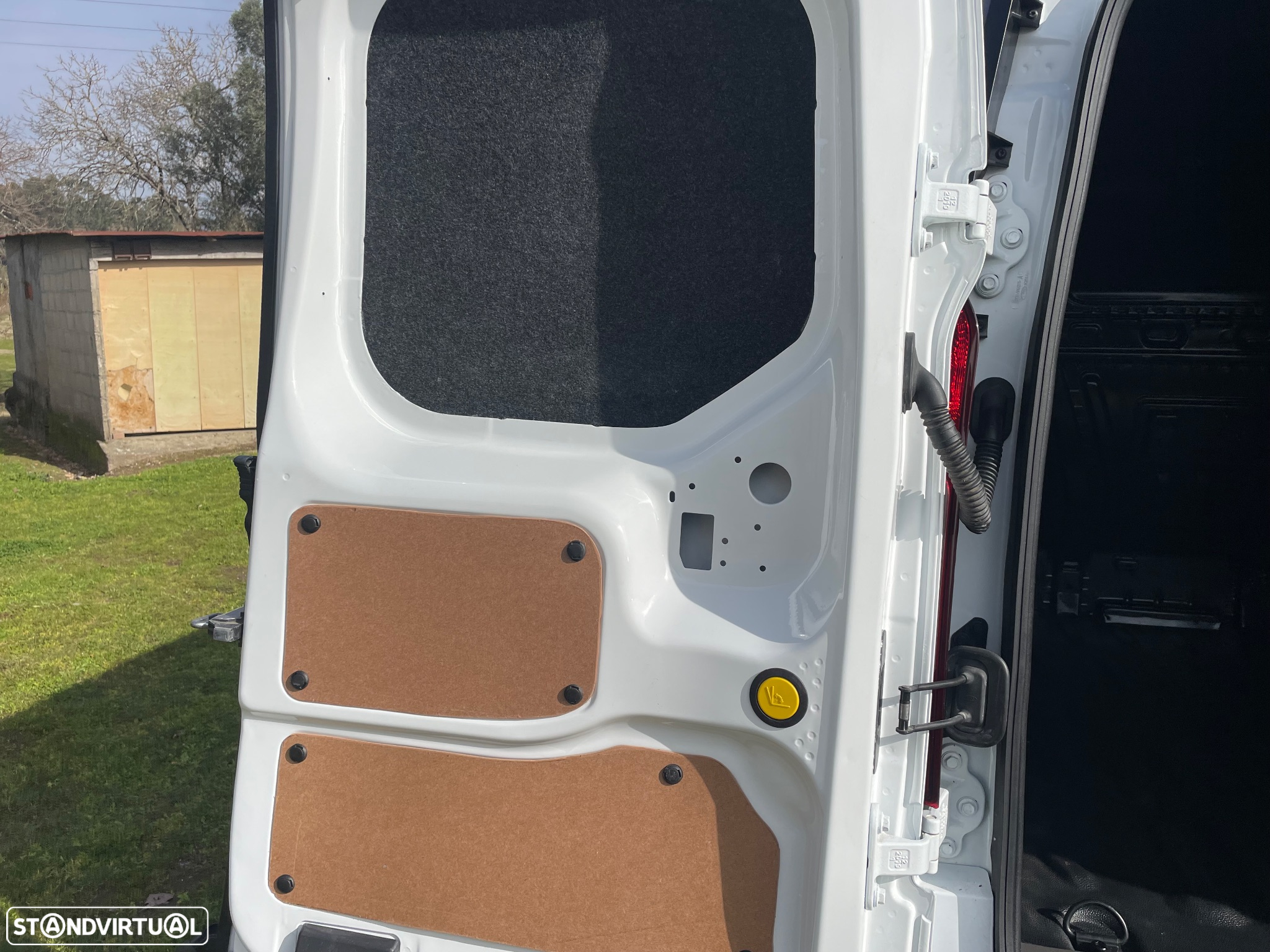 Ford Transit Connect 3 lugares 100 CV - 11