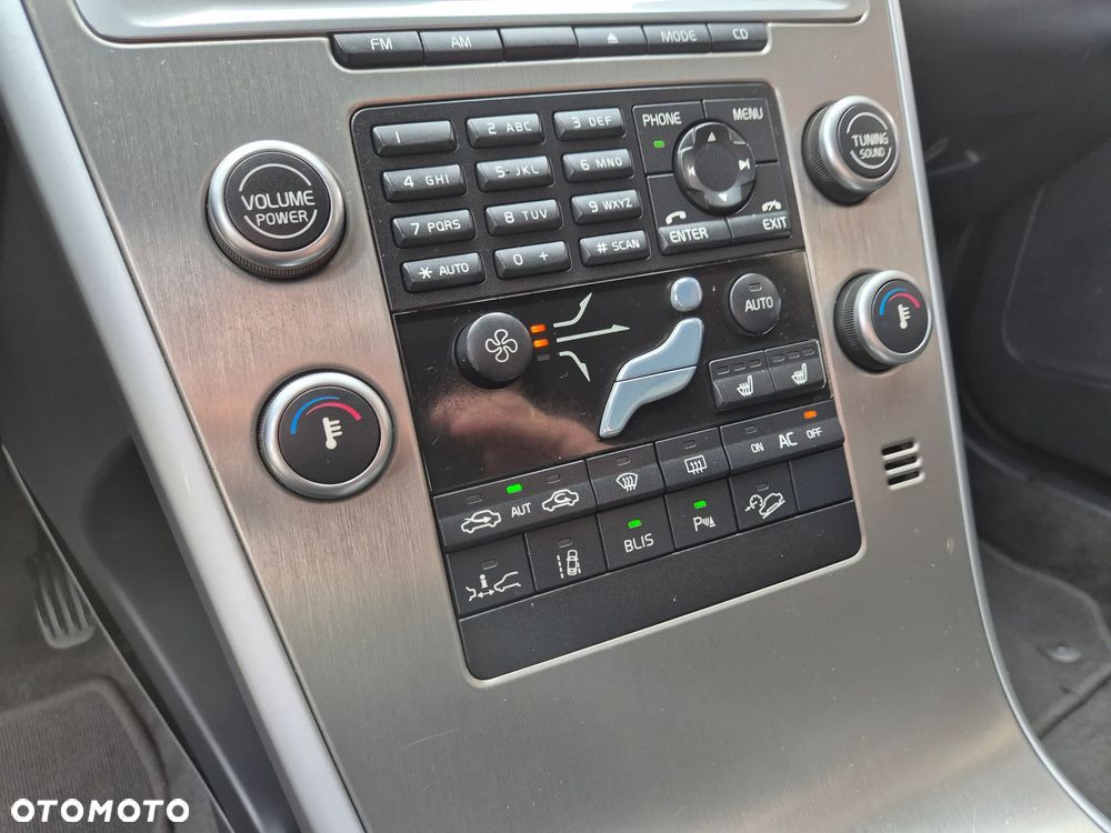 Volvo XC 60 2.4D AWD Momentum - 39