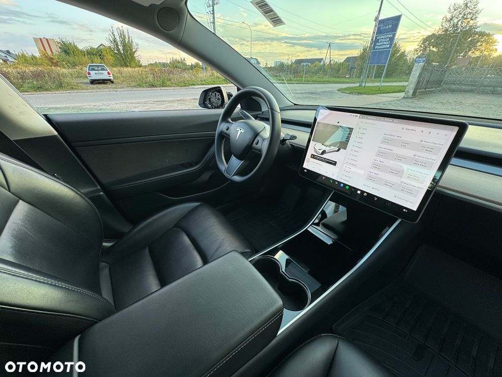 Tesla Model 3 - 18