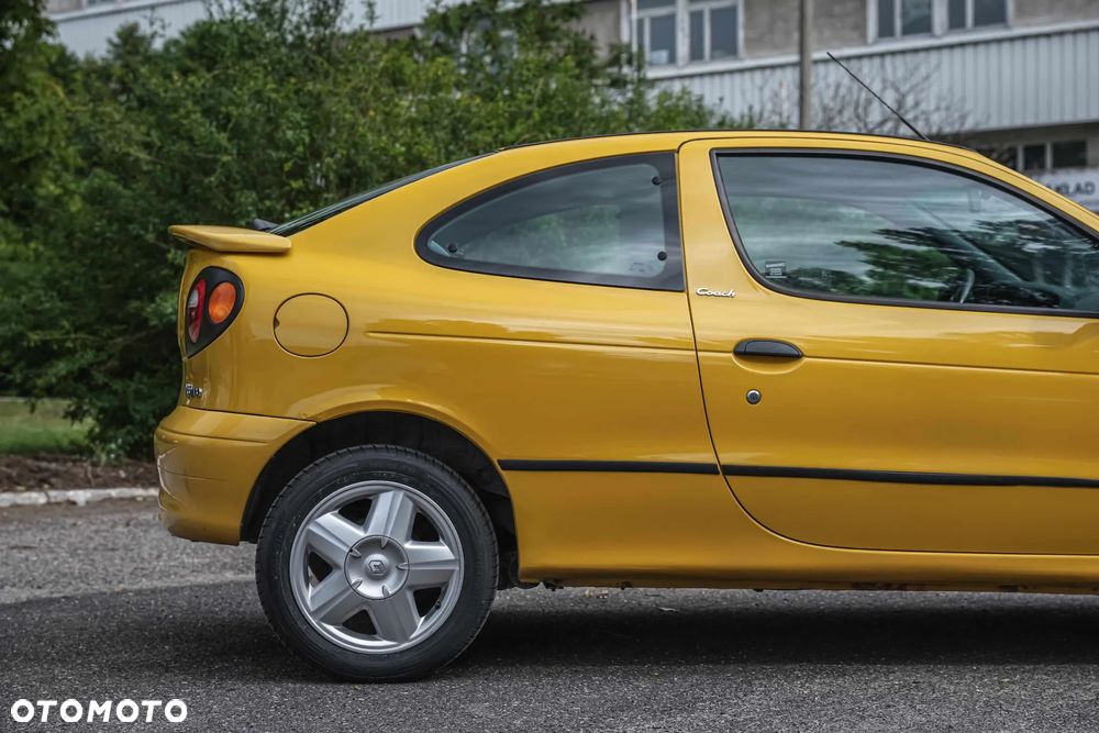 Renault Megane Coach 2.0 - 7
