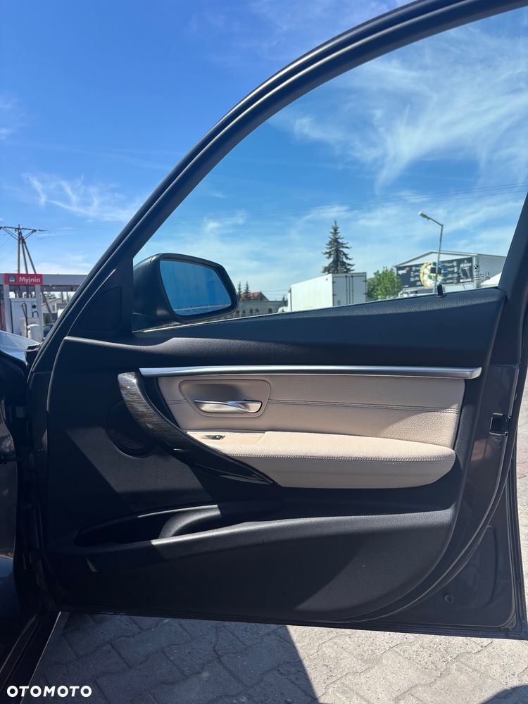 BMW Seria 3 330i Edition Luxury Line Purity - 14
