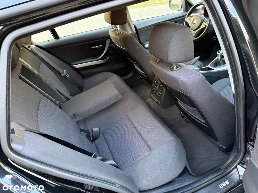 BMW Seria 3 320i - 18