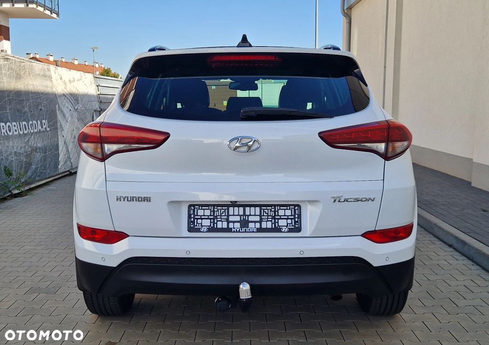Hyundai Tucson 1.7 CRDI BlueDrive Style 2WD - 16
