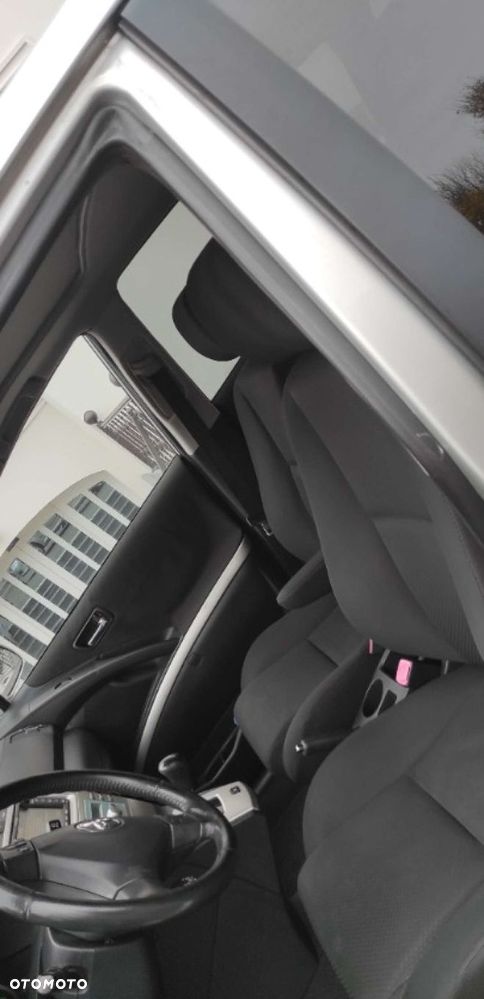 Toyota Corolla Verso - 12