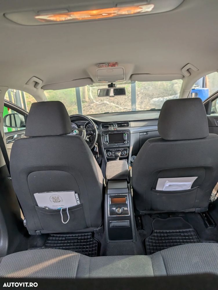 Skoda Superb 2.0 TDI Comfort DSG - 5