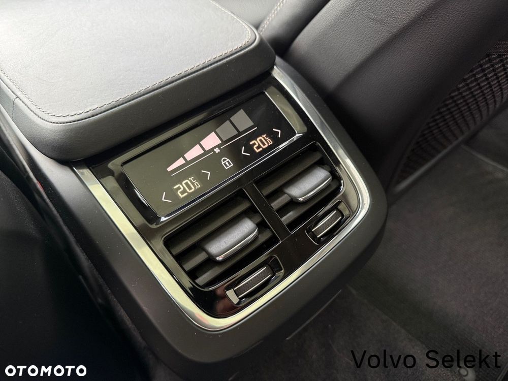 Volvo V90 Cross Country - 16