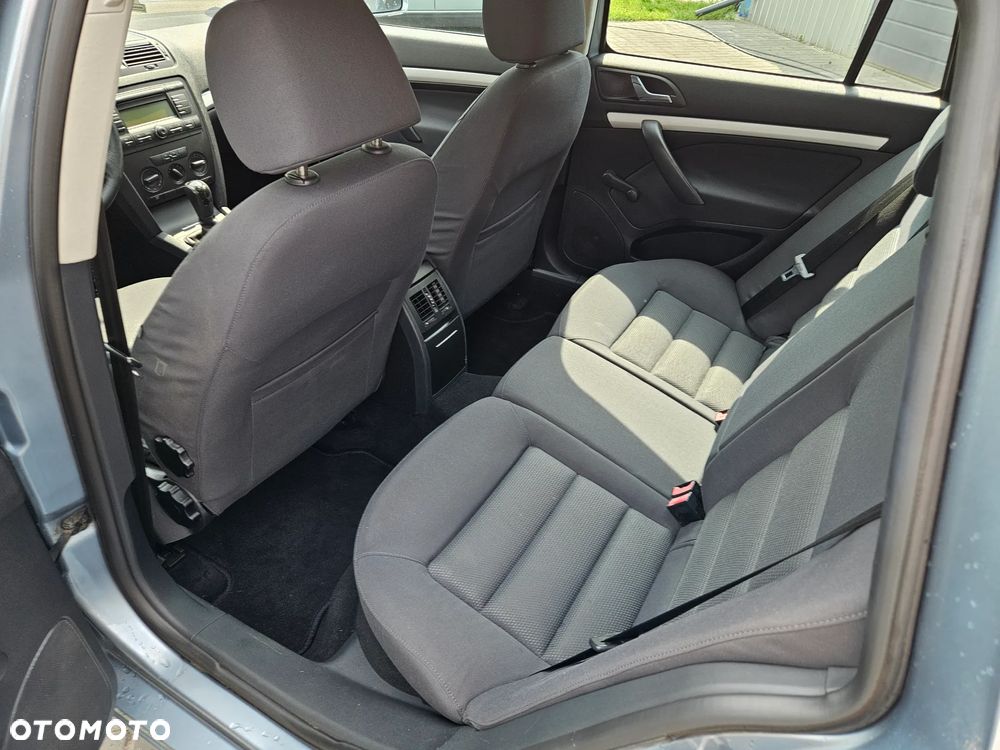 Skoda Octavia Combi 1.6 FSI Ambiente - 8