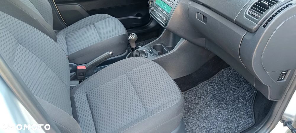 Skoda Fabia 1.2 HTP Syle Edition - 11