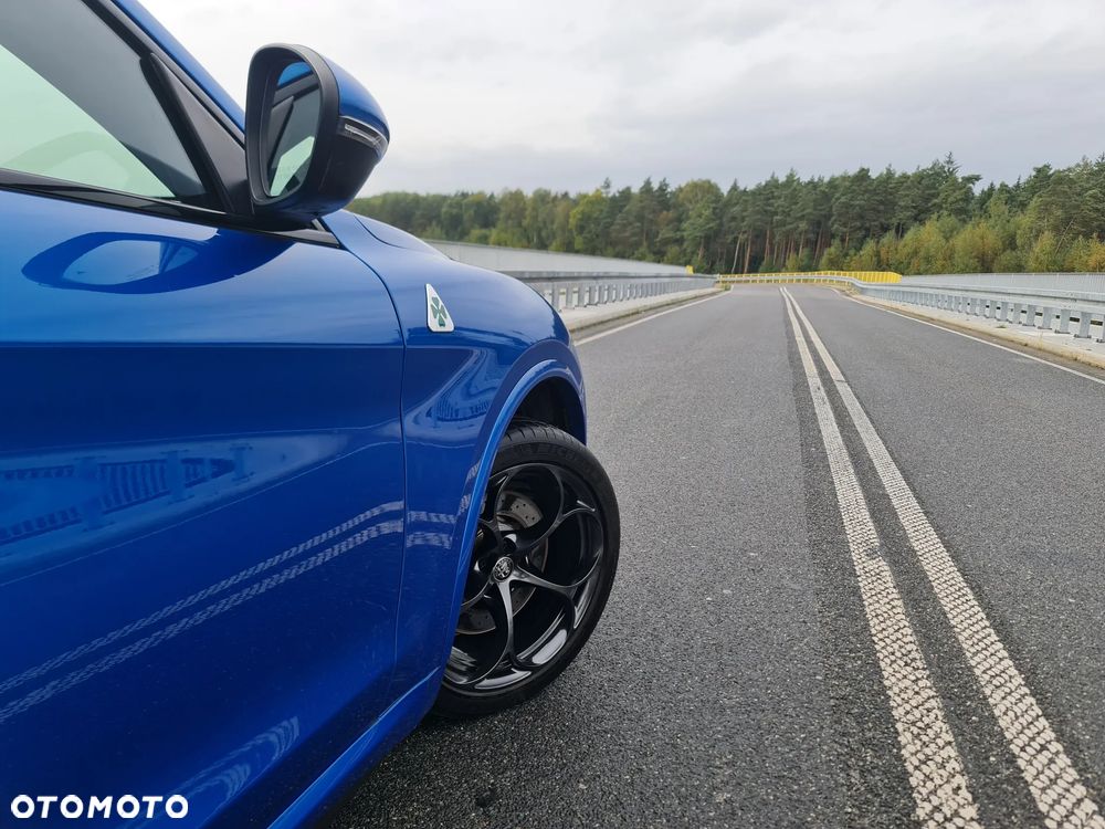 Alfa Romeo Stelvio V6 2.9 Bi-Turbo AT8-Q4 Quadrifoglio - 16