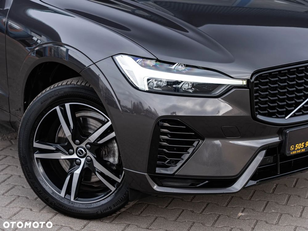 Volvo XC 60 T6 AWD Plug-In Hybrid R-Design - 4