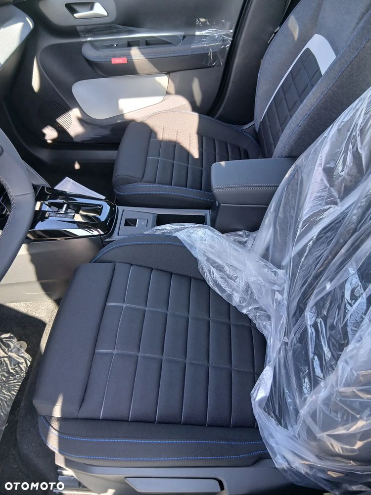 Citroën C3 1.2 mHEV Plus - 10