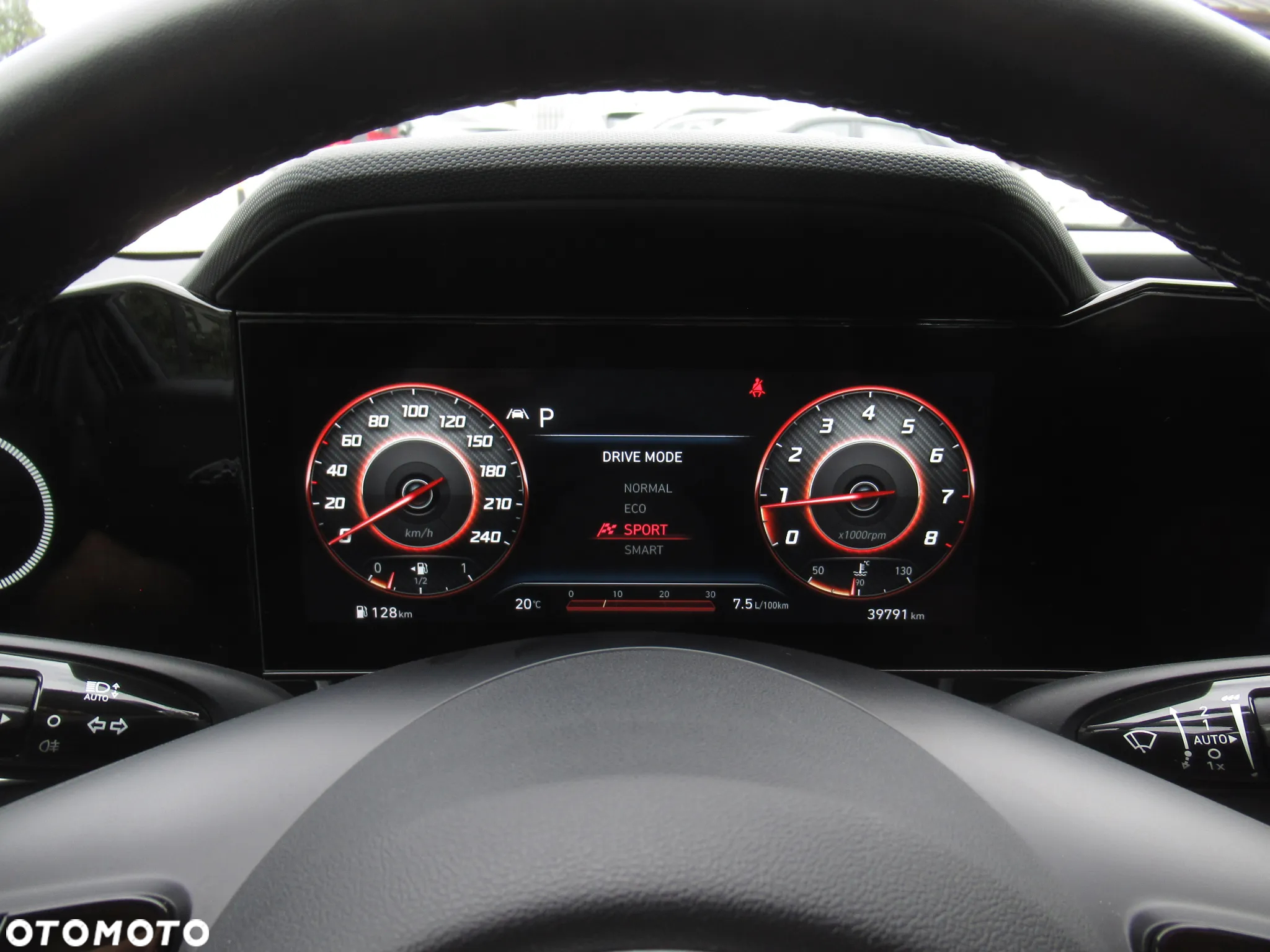 Hyundai Elantra 1.6 Executive CVT - 32