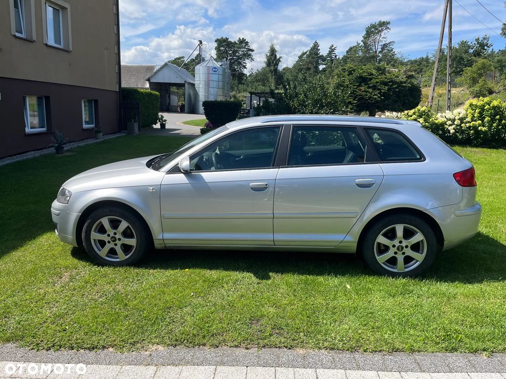 Audi A3 Sportback 1.6 Ambiente - 4