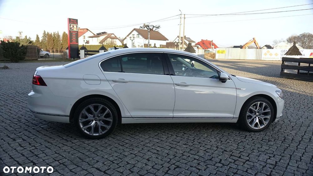 Volkswagen Passat - 15