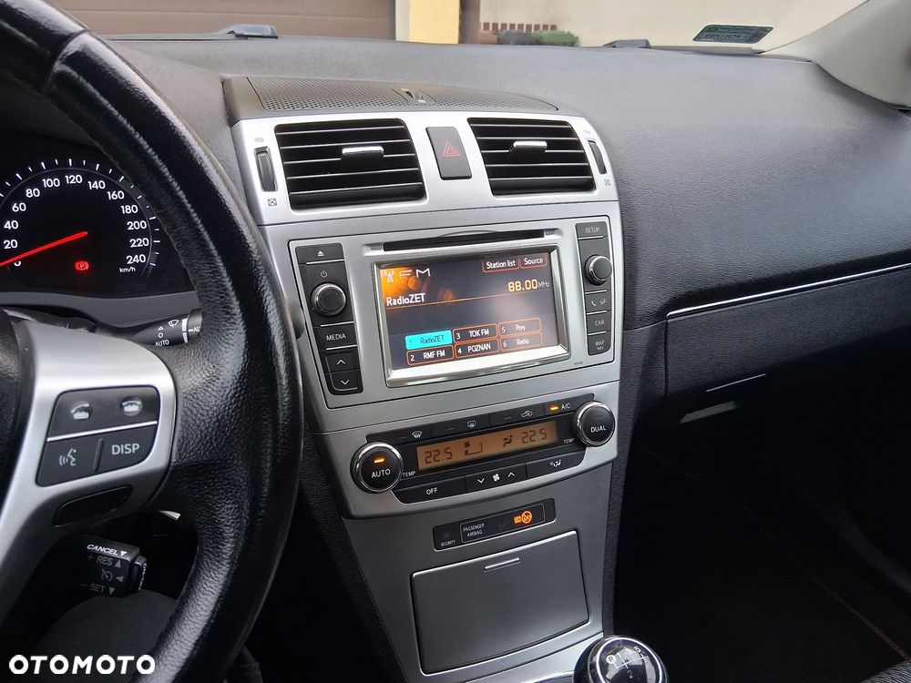 Toyota Avensis 1.8 Sol NAVI - 10