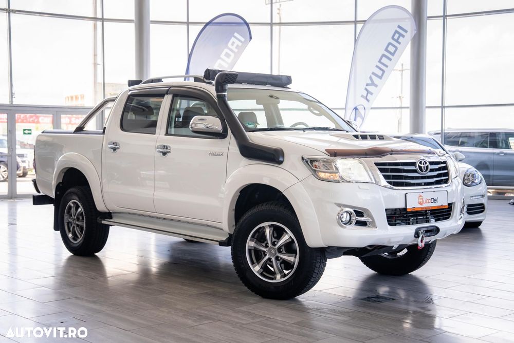 Toyota Hilux 4x4 Double Cab DPF Autm. Executive - 26