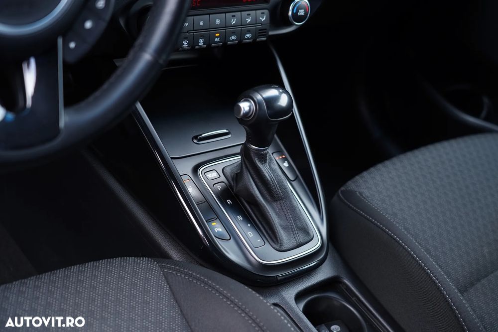 Kia Carens 1.7 CRDi 141 Aut. Dream Team Edition - 14