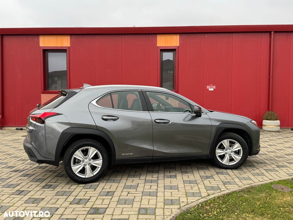 Lexus UX 250h FWD Business - 21