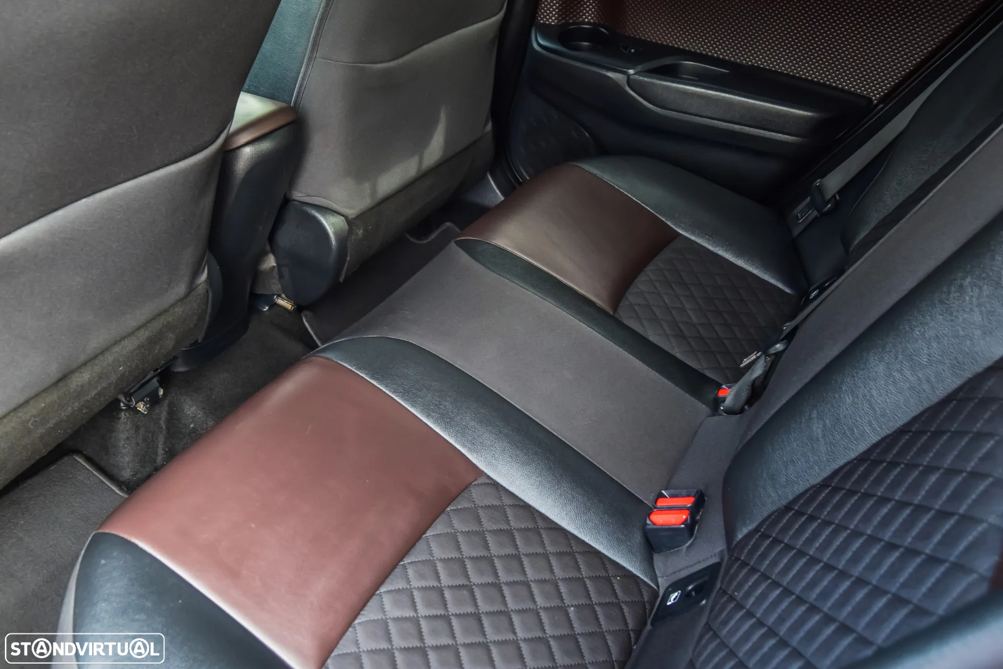 Toyota C-HR 1.8 HSD Exclusive+P.Luxury - 14
