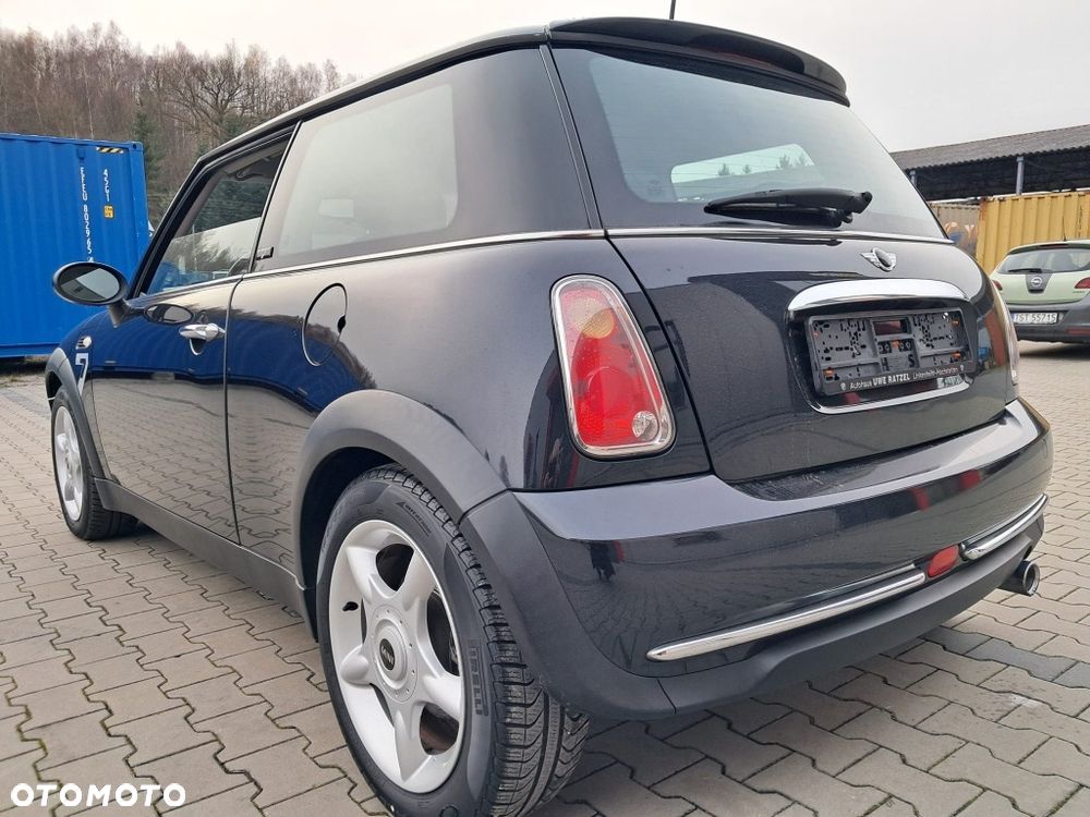 MINI ONE Sidewalk - 11