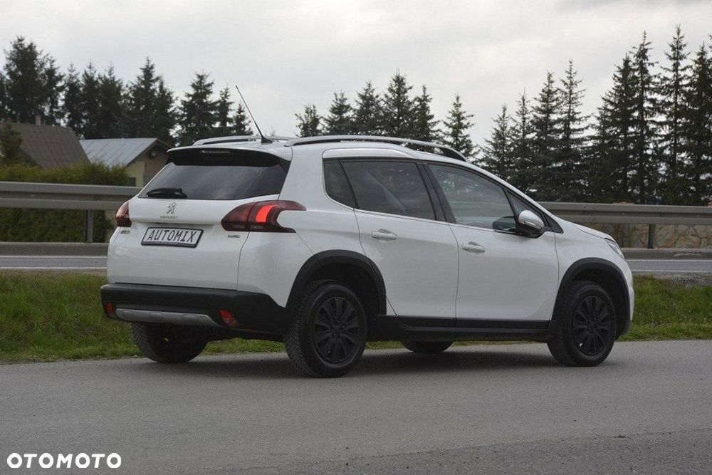 Peugeot 2008 1.6 BlueHDi Allure S&S - 10