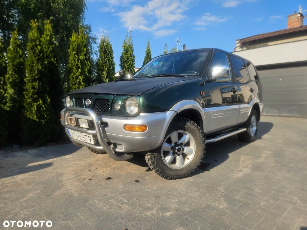 Nissan Terrano - 1