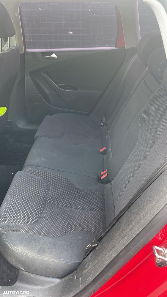 Volkswagen Passat - 11