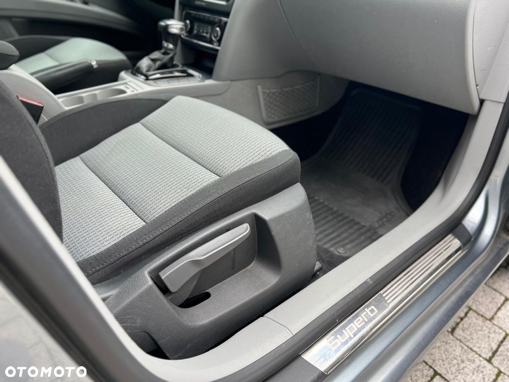 Skoda Superb 1.8 TSI Ambition DSG - 34
