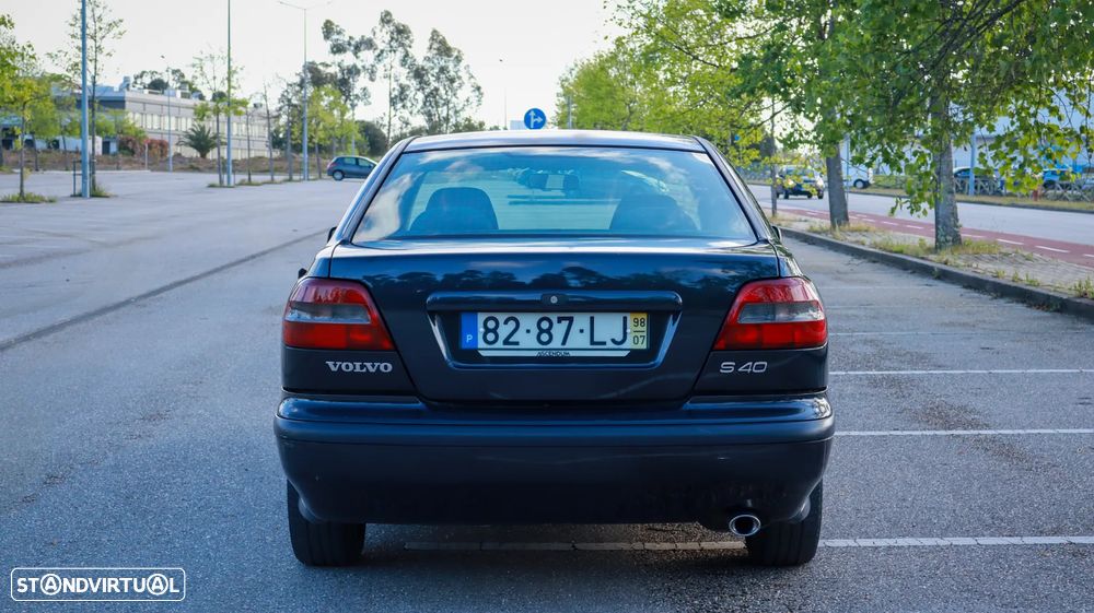 Volvo S40 1.6 - 8