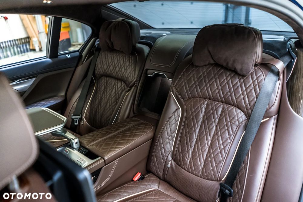 BMW Seria 7 740Li xDrive - 26