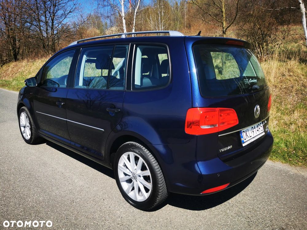 Volkswagen Touran - 4