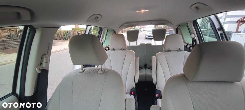 Mazda 5 - 9
