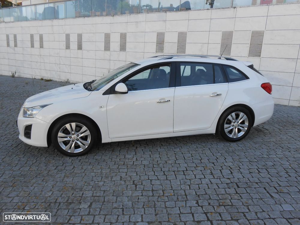 Chevrolet Cruze SW 1.7 VCDi LT - 10