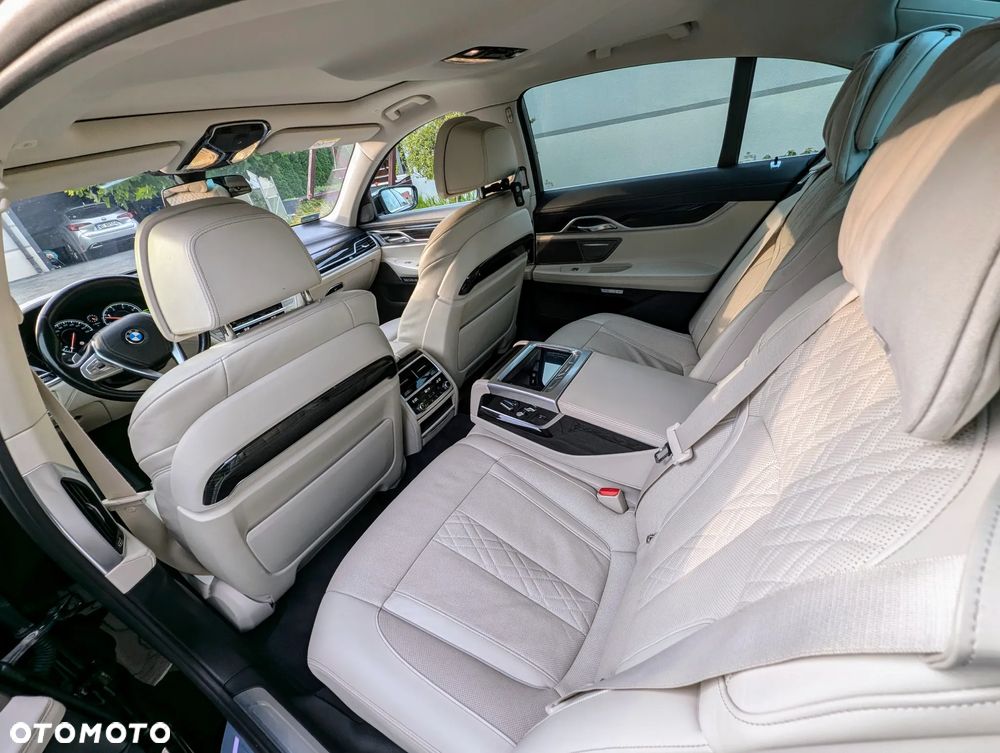BMW Seria 7 740d xDrive - 10
