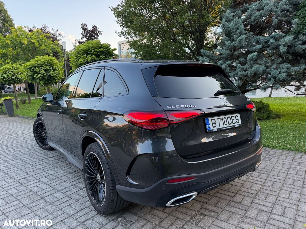 Mercedes-Benz GLC 300 d 4MATIC MHEV - 24