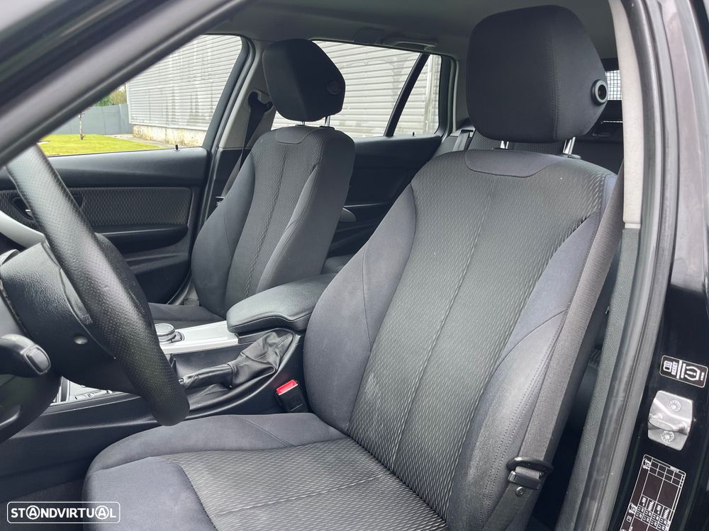 BMW 320 d Touring Aut. Sport Line - 26