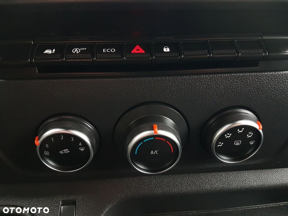 Renault MASTER CHŁODNIA AGREGAT CARRIER XARIOS 350 FUNKCJA GRZANIA IZOTERMA 4,02x2,11x1,98 ZASILANIE Z SILNIKA + ELEKTRYCZNE KLIMA - 37