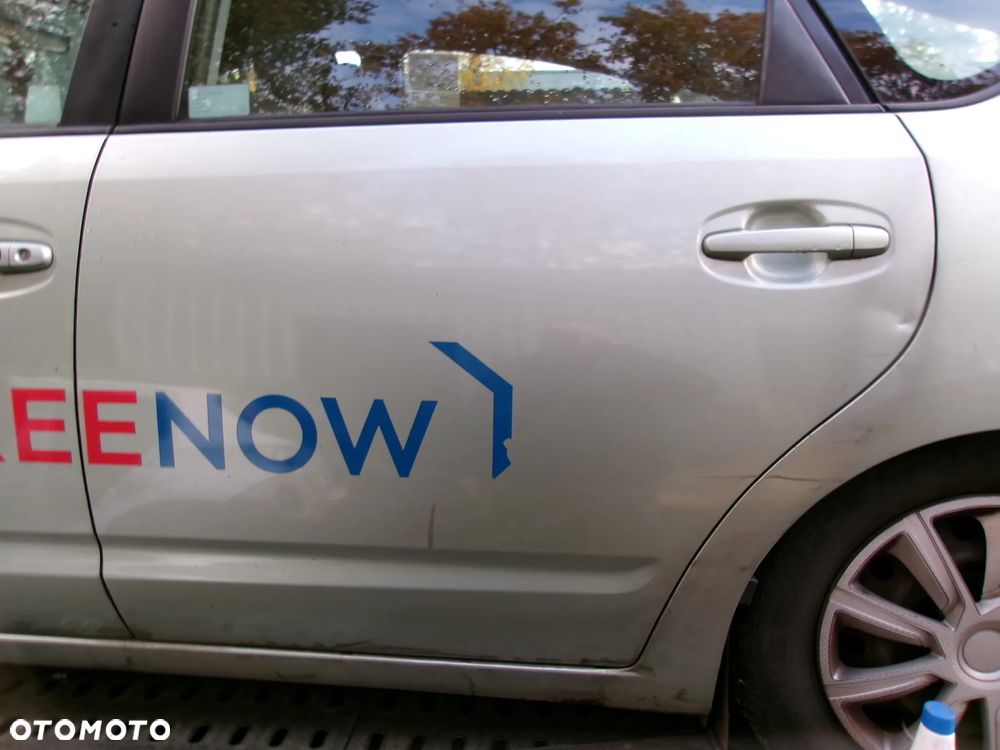 DRZWI LEWE TYLNE TOYOTA PRIUS II  03-09  6U0  6UO - 1