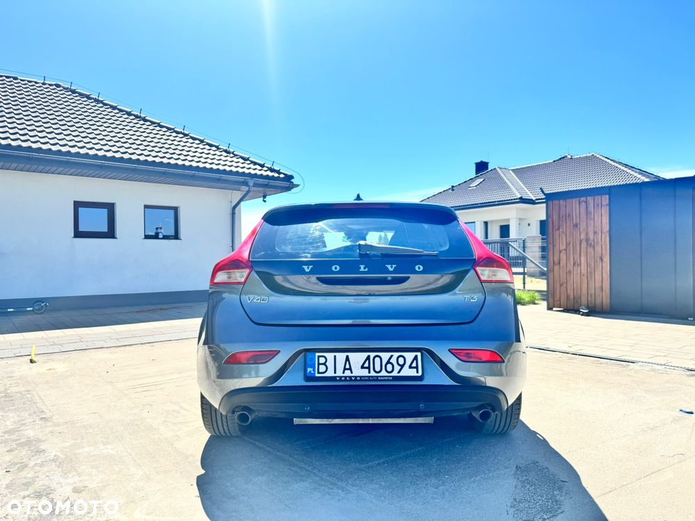 Volvo V40 T3 Momentum - 2