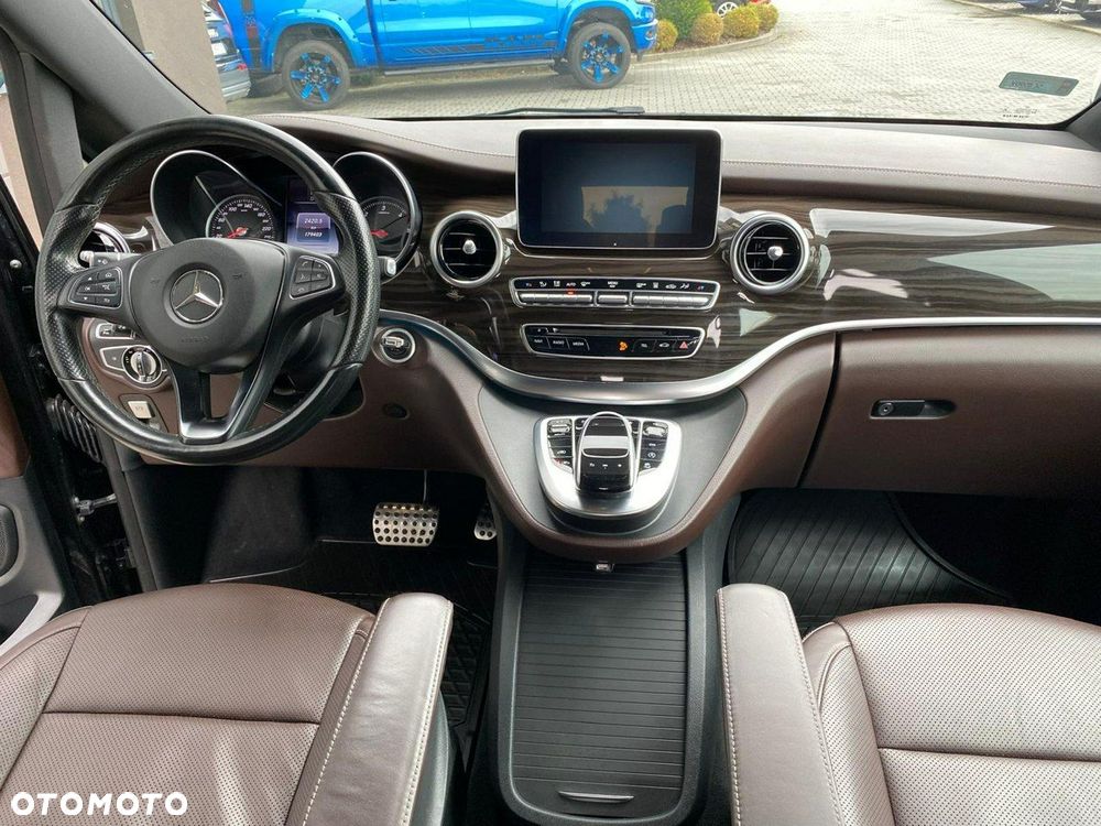 Mercedes-Benz Klasa V - 14