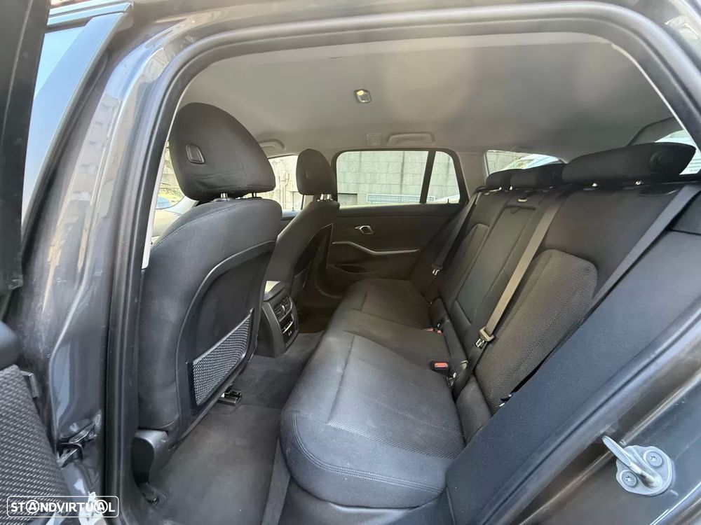 BMW 320 d Line Sport Auto - 11